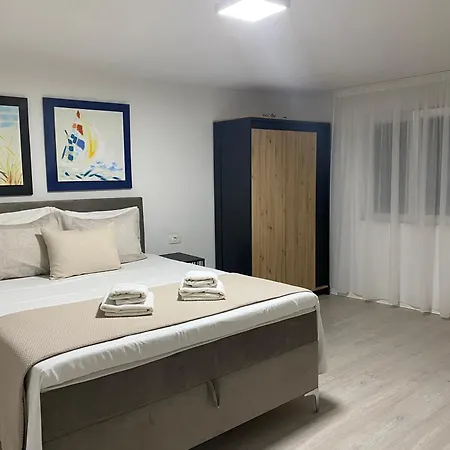 Hébergement de vacances House Ivan 2 With Heated Pool