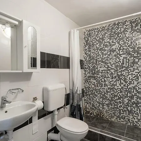 Hébergement de vacances House Ivan 2 With Heated Pool Neoric