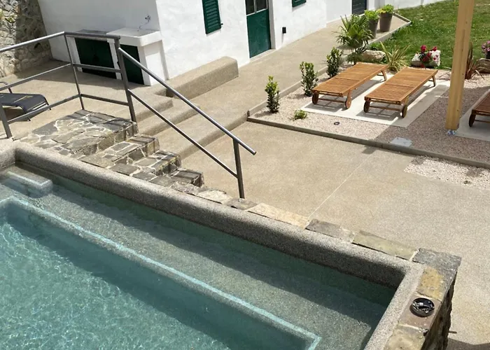 House Ivan 2 With Heated Pool * Neoric