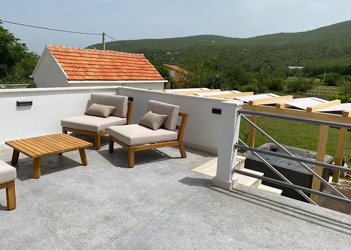 Hébergement de vacances House Ivan 2 With Heated Pool