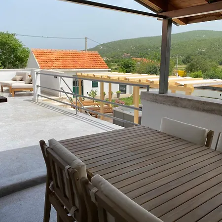 House Ivan 2 With Heated Pool