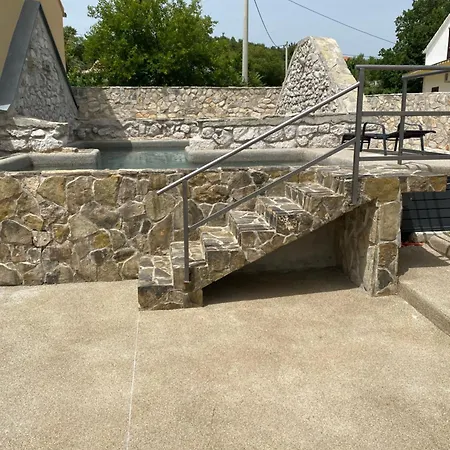 House Ivan 2 With Heated Pool