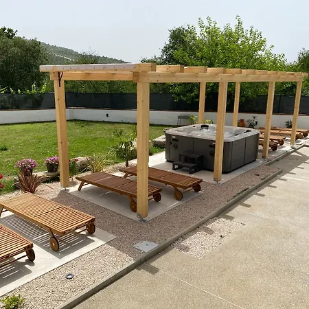 House Ivan 2 With Heated Pool *