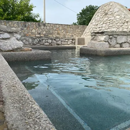 House Ivan 2 With Heated Pool