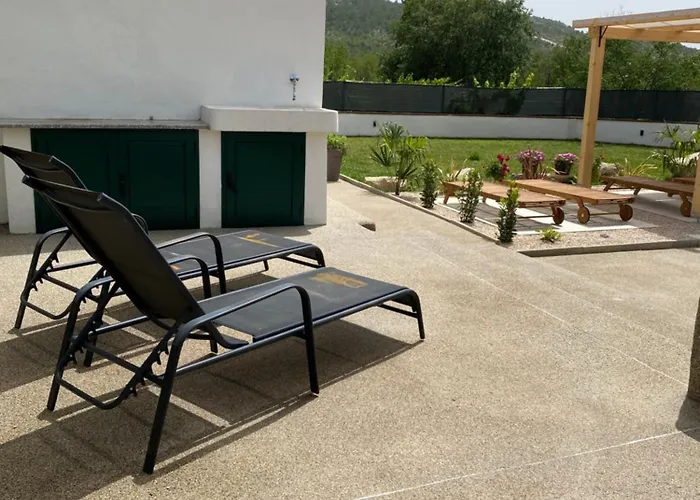 House Ivan 2 With Heated Pool Casa de Férias Neoric